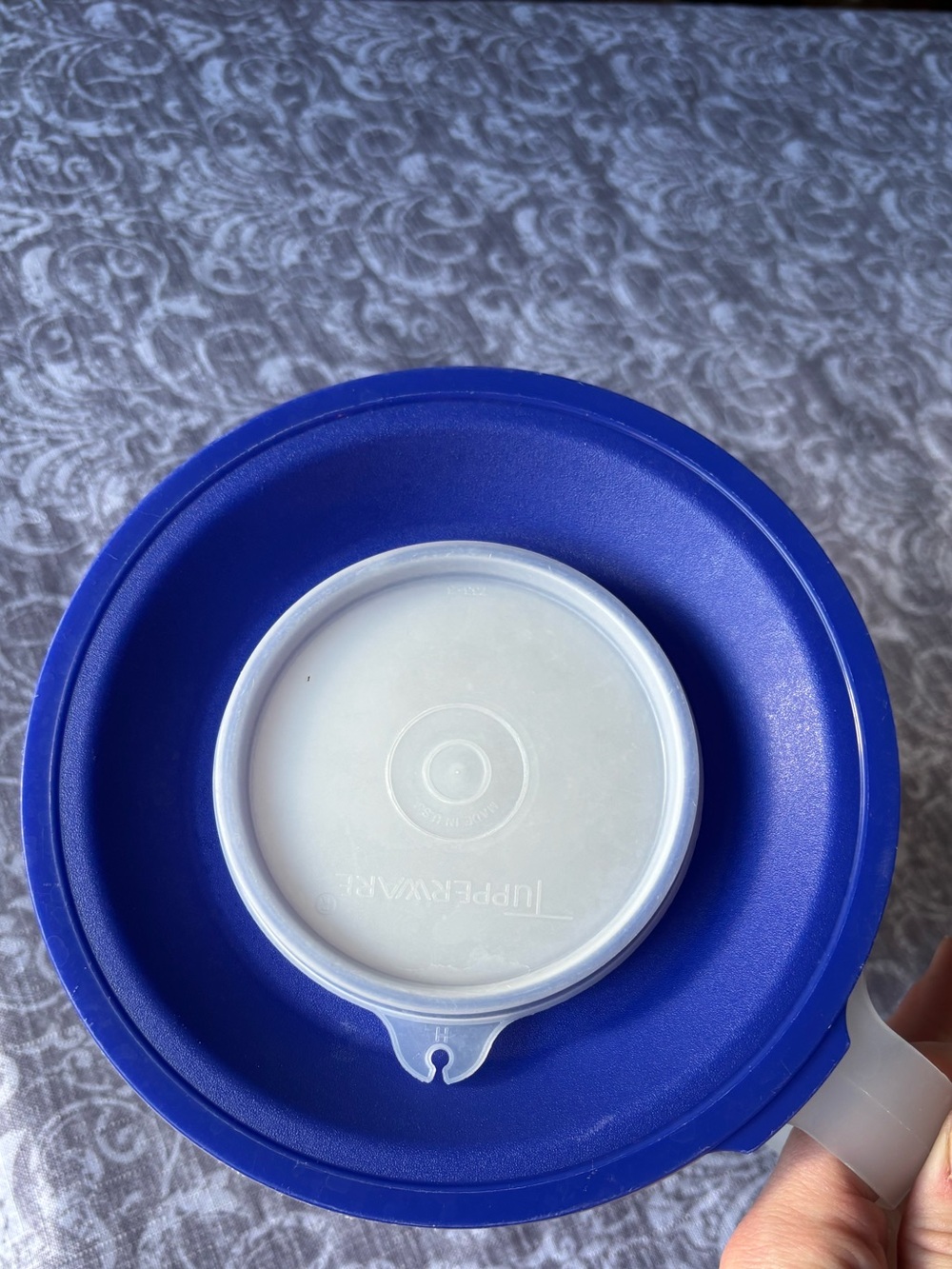 Tupperware Mix n Store - Picture 4 of 8